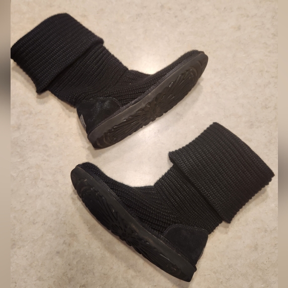 UGG Classic Cardy Knit Boots - Picture 4 of 9